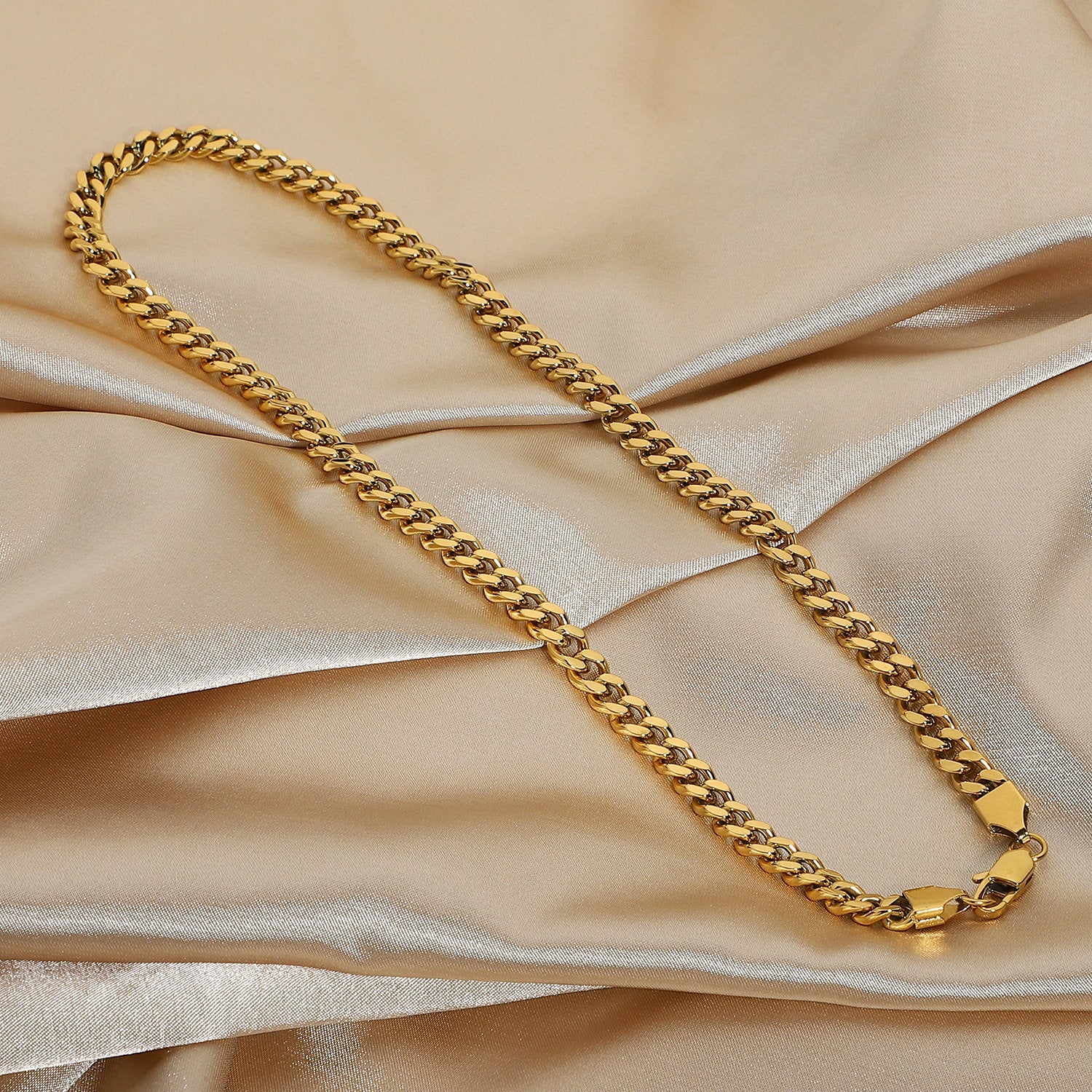 18K Gold Link Cable Chain Necklace