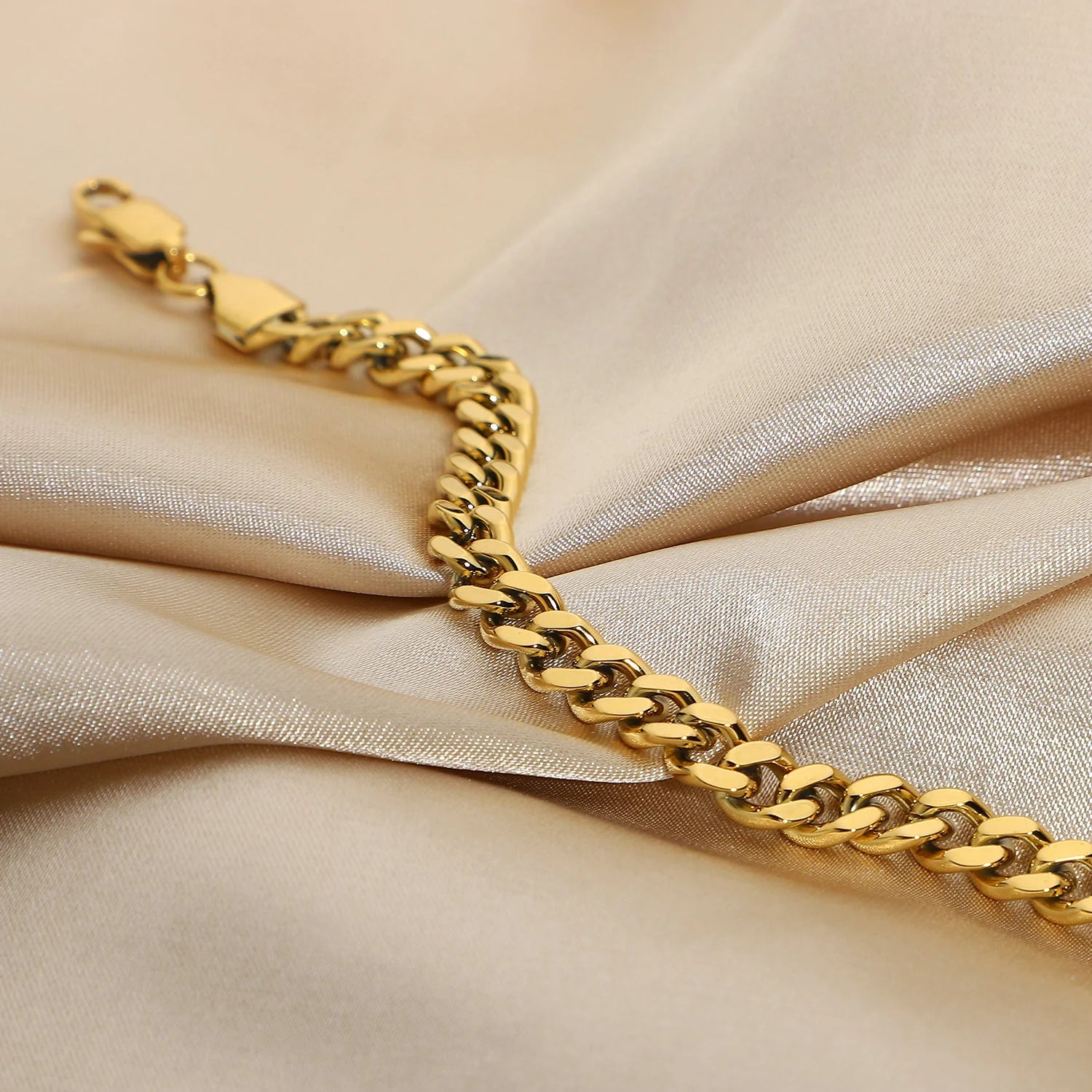 18K Gold Link Cable Chain Necklace