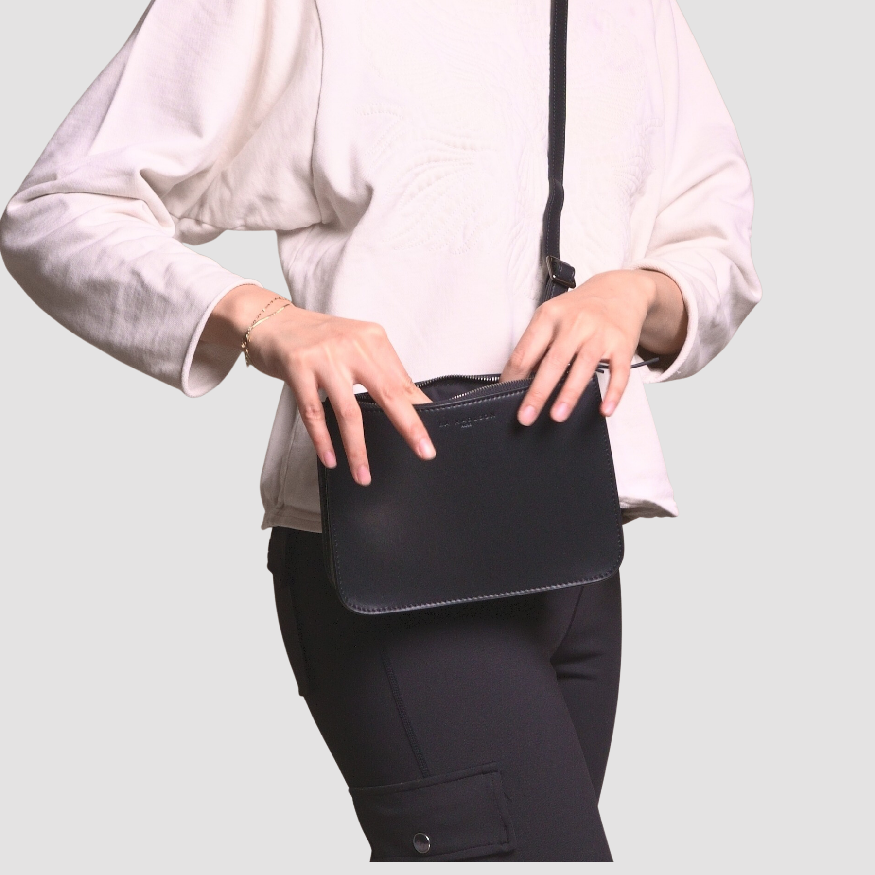 Crossbody Bag for Business/Travel/Work, Best Trending Trendy Crossbody Bag for Business/Travel/Work Gift for Women, Lady, Mother, Wife, La Madison